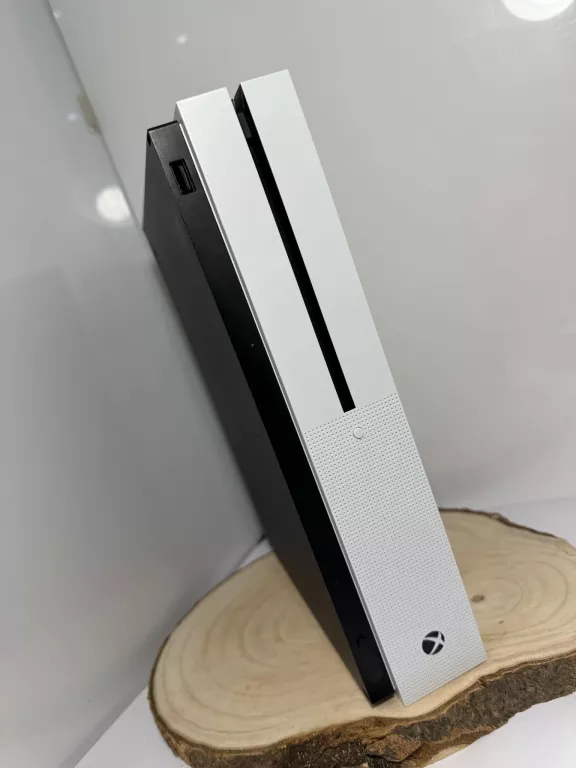 KONSOLA XBOX ONE S 1TB KOMPLET