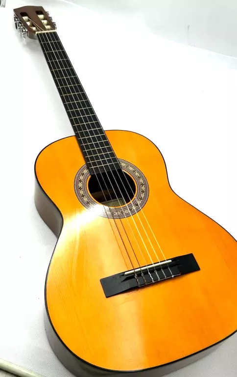 GITARA KLASYCZNA DLA POCZĄTKUJĄCYCH