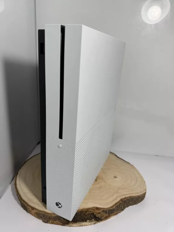 KONSOLA XBOX ONE S 1TB KOMPLET