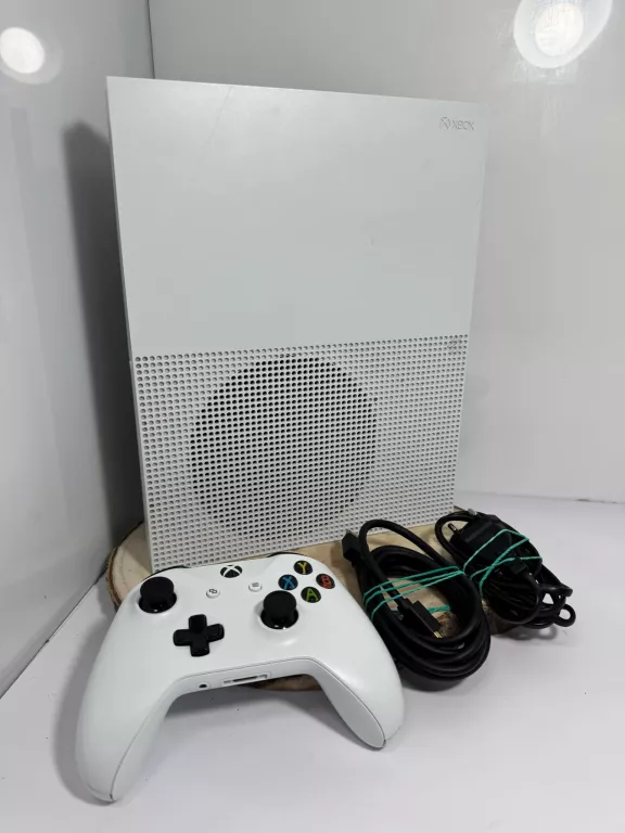 KONSOLA XBOX ONE S 1TB KOMPLET