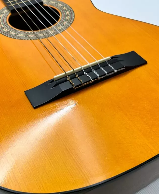 GITARA KLASYCZNA DLA POCZĄTKUJĄCYCH