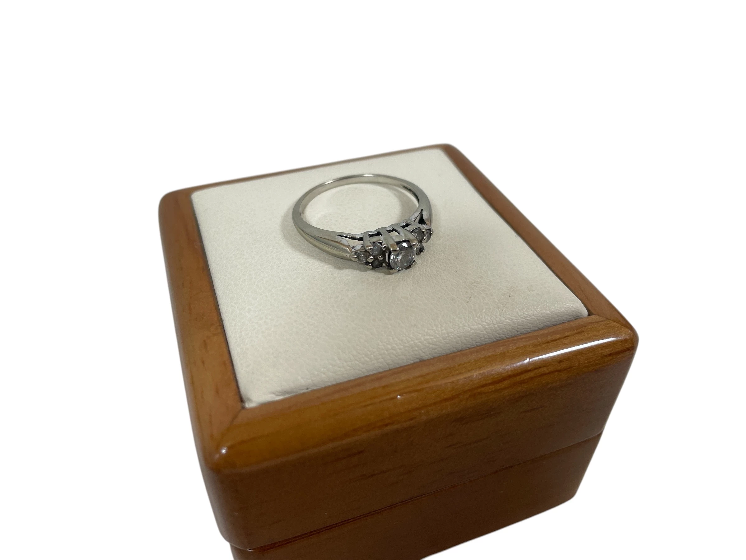 piekny-zloty-pierscionek-375178g-r15-stan-11323-2