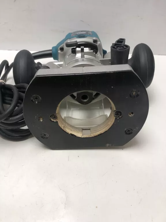 FREZARKA MAKITA RT0702C