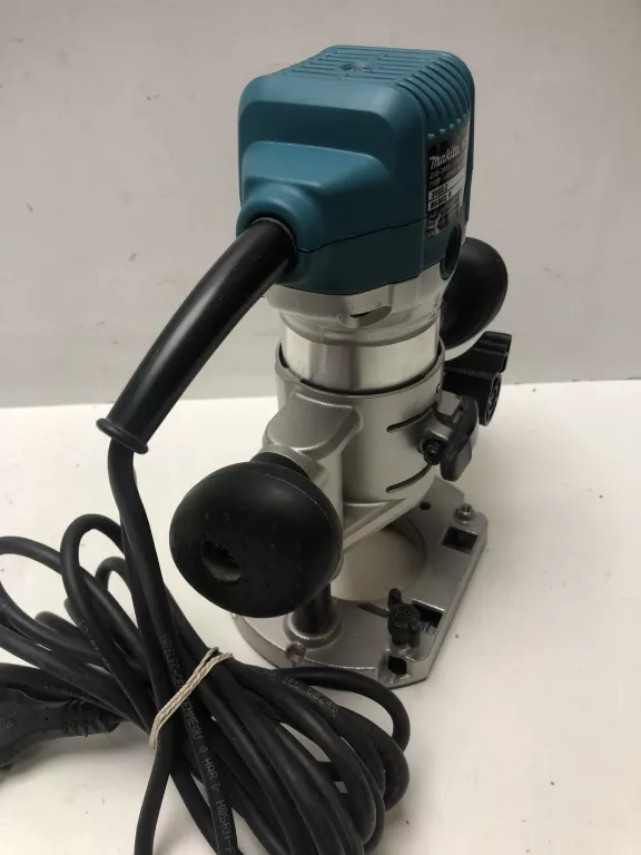 FREZARKA MAKITA RT0702C