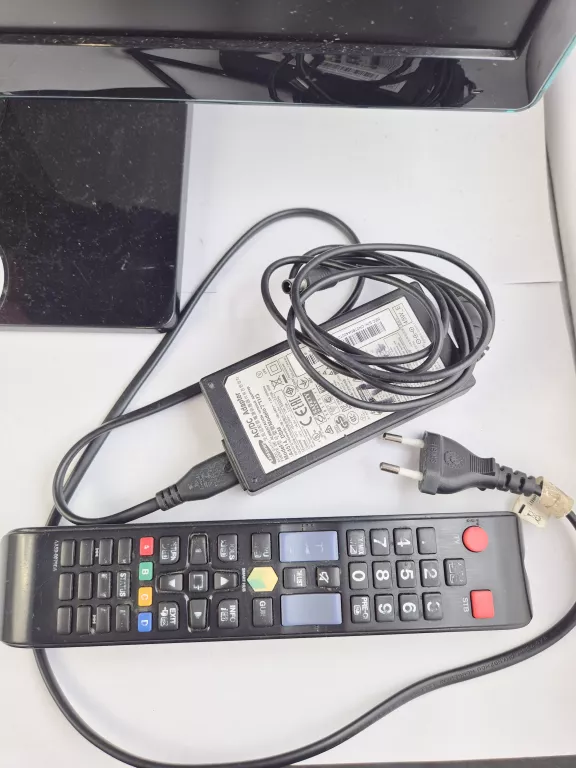 TELEWIZOR/MONITOR SAMSUNG T22D390EW + PILOT