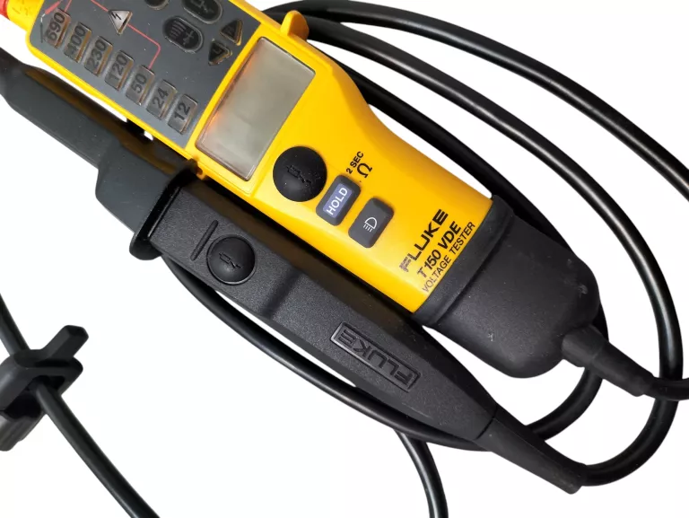 DWUBIEGUNOWY TESTER NAPIĘCIA FLUKE T150/VDE