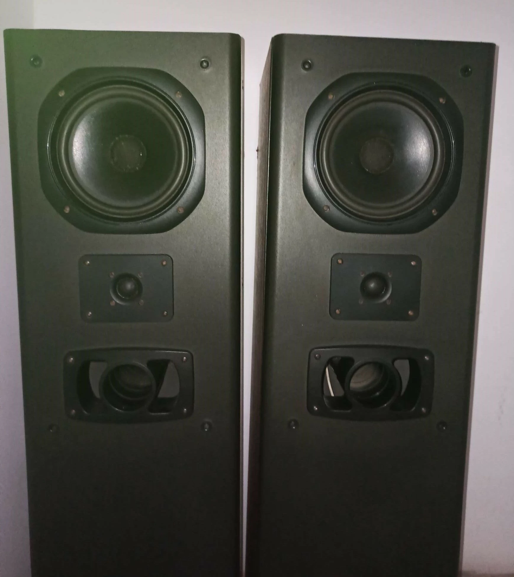 kolumny-tonsil-bolero-200-podlogowe-szt-2-srednica-glosnika-niskotonowego-200