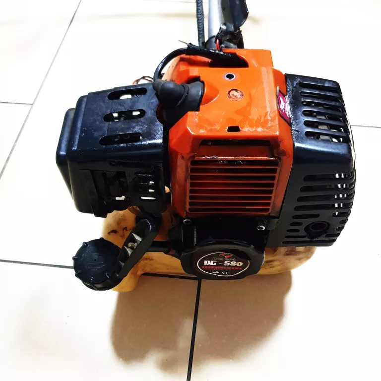 kosa-spalinowa-deget-dg580-zawiera-baterie-250685-2006717