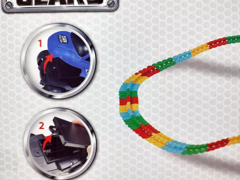 SAMOCHODZIK Z TOREM WYŚCIGOWYM TURBO GEARS 3+
