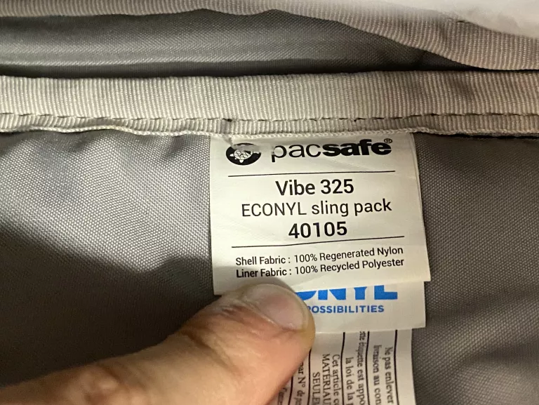 PLECAK JEDNORAMIENNY ANTYKRADZIEŻOWY ECONYL PACSAFE VIBE 325 10L