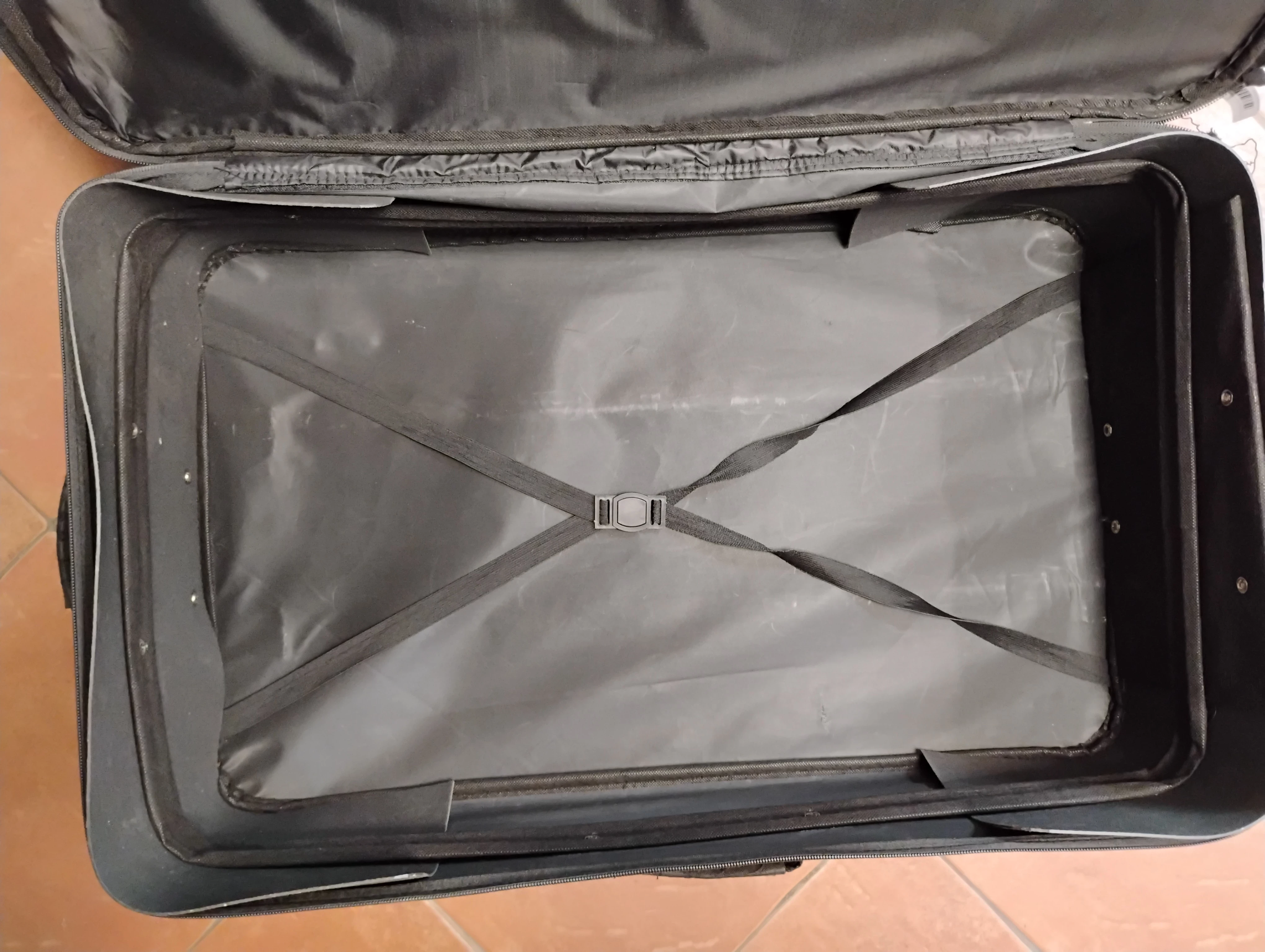 duza-walizka-podrozna-materialowa-opis-wielkosc-203937-218449