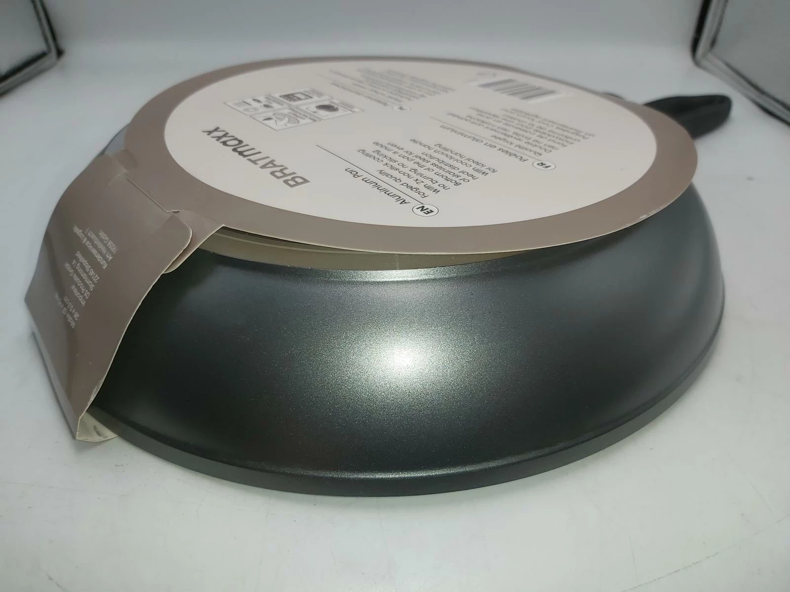 patelnia-bratmaxx-28-cm-ksztalt-233421-372577