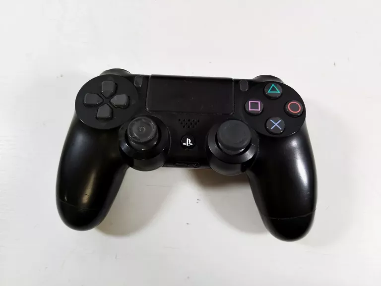 KONSOLA PS4 PRO 1TB +PAD+FIFA22+KABLE