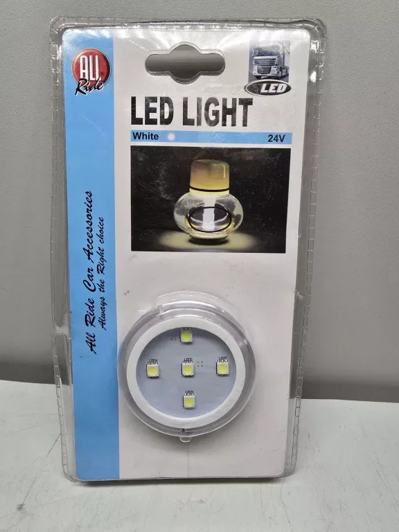 LAMPKA PODSTAWKA LED DO SAMOCHODÓW CIĘŻAROWYCH 24V
