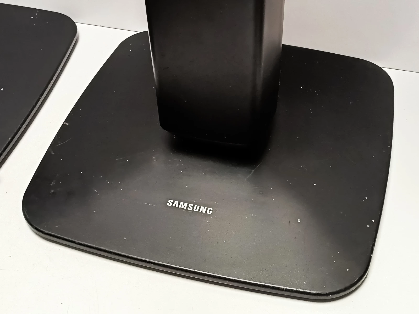 zestaw-glosnikow-kina-domowego-samsung-ht-tz212-rodzaj-subwoofera-208186-235342