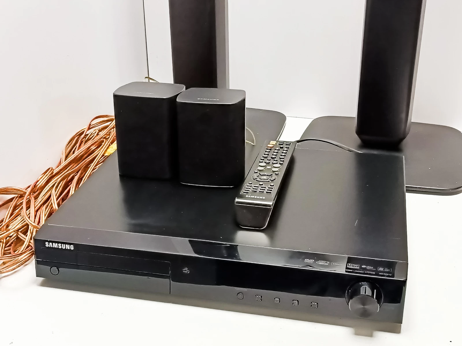 zestaw-glosnikow-kina-domowego-samsung-ht-tz212-ean-gtin-8808987605254