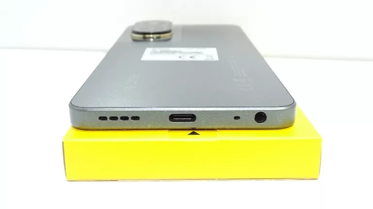 TELEFON REALME C67 8/256GB ZESTAW SUPER STAN