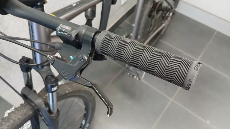 ROWER GIANT TALON 4 CZARNY METALIK 29ER