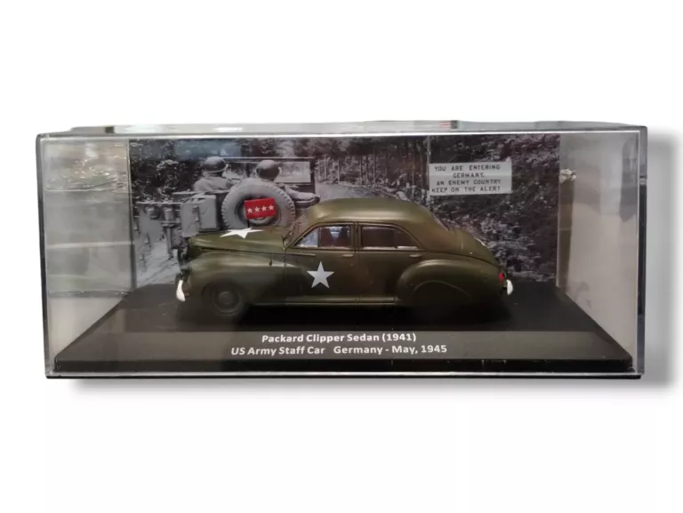 SAMOCHODY II WOJNY PACKARD CLIPPER SEDAN (1941)
