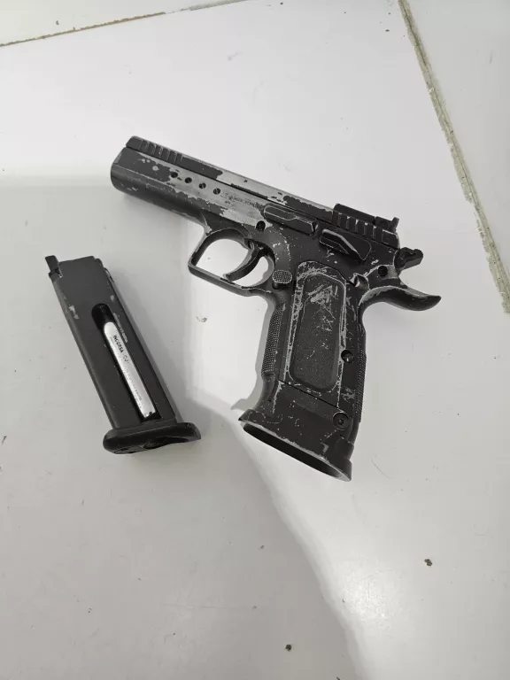 PISTOLET CYBERGUN TANFOGLIO LIMITED CUSTOM 4.5 MM BB'S CO2