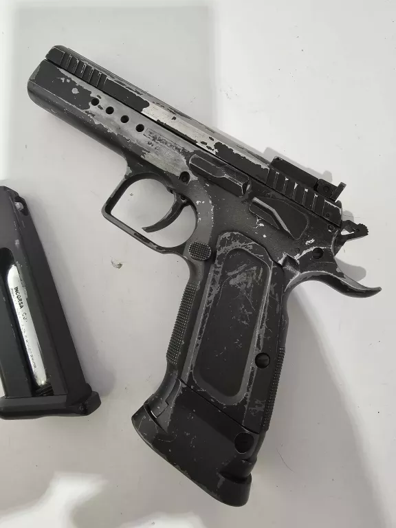 PISTOLET CYBERGUN TANFOGLIO LIMITED CUSTOM 4.5 MM BB'S CO2