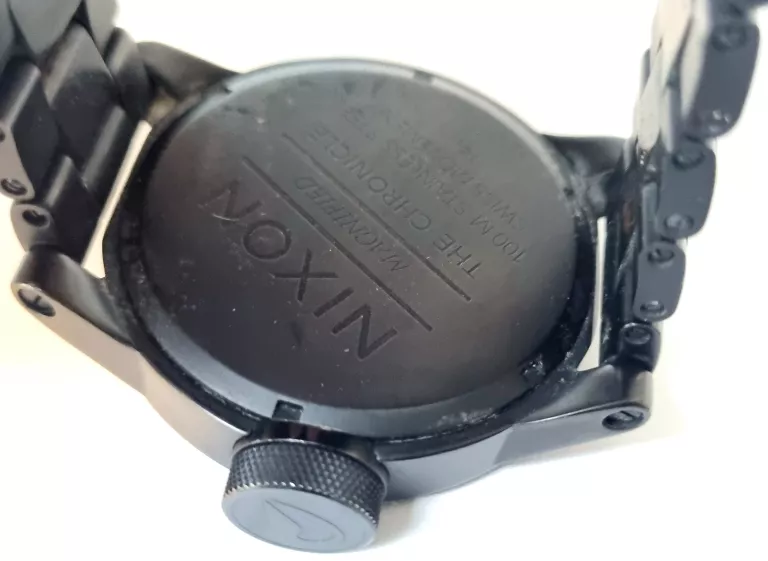 zegarek-nixon-chronicle-ss-czarny-na-bransolecie-funkcje-220-8