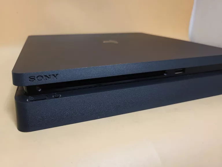 KONSOLA PS4 SLIM 500GB SUPER STAN!