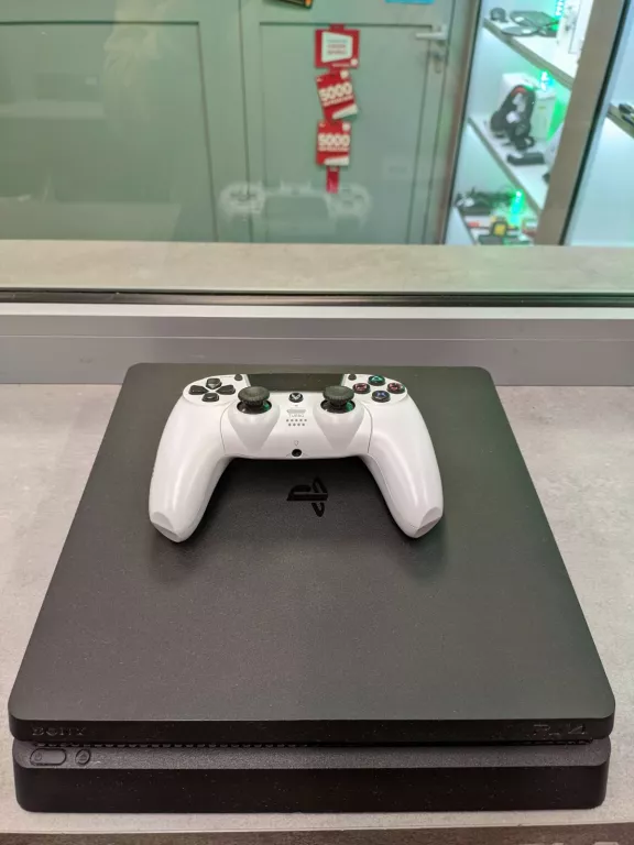 KONSOLA PS4 500 GB + PAD (NIE ORYGINALNY)