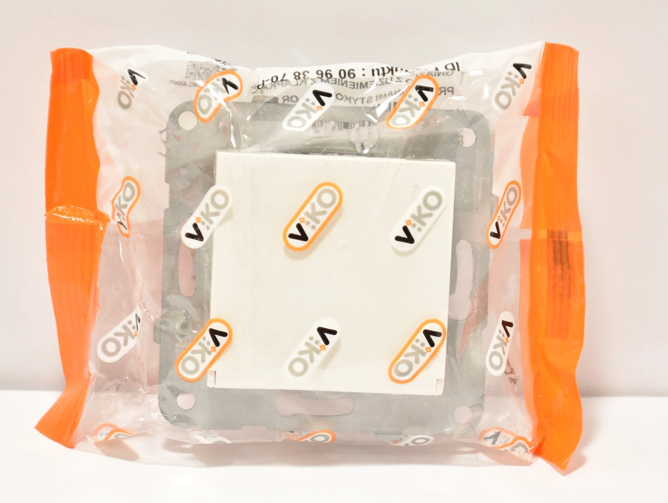 viko-karre-gniazdo-pojedyncze-z-klapka-ip44-90963870-ean-gtin-8691136314189