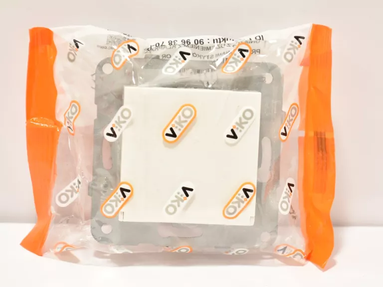 viko-karre-gniazdo-pojedyncze-z-klapka-ip44-90963870-ean-gtin-8691136314189