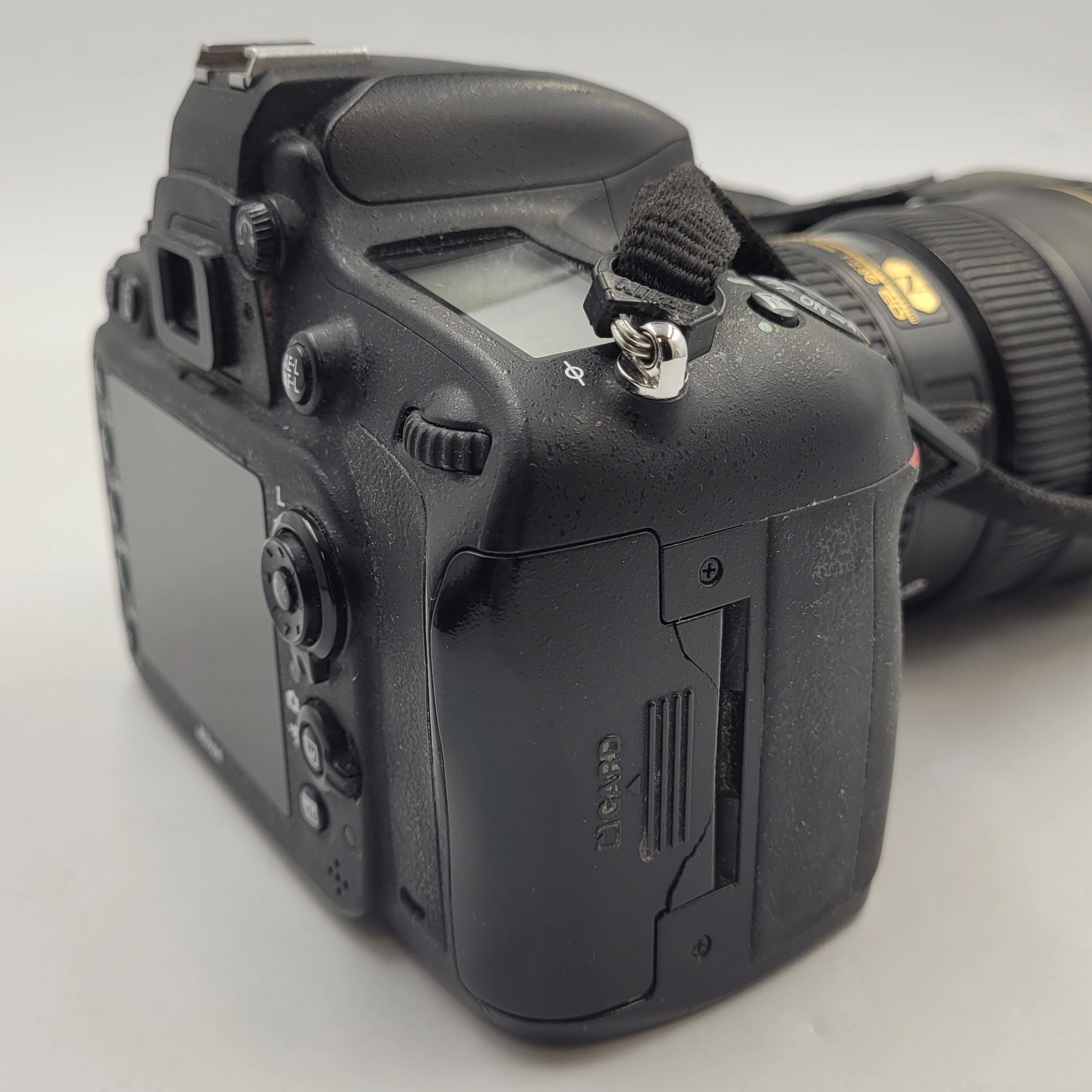 aparat-nikon-d610-obiektyw-nikkor-24-70mm-128g-ed-polecam-rozdzielczosc-2430