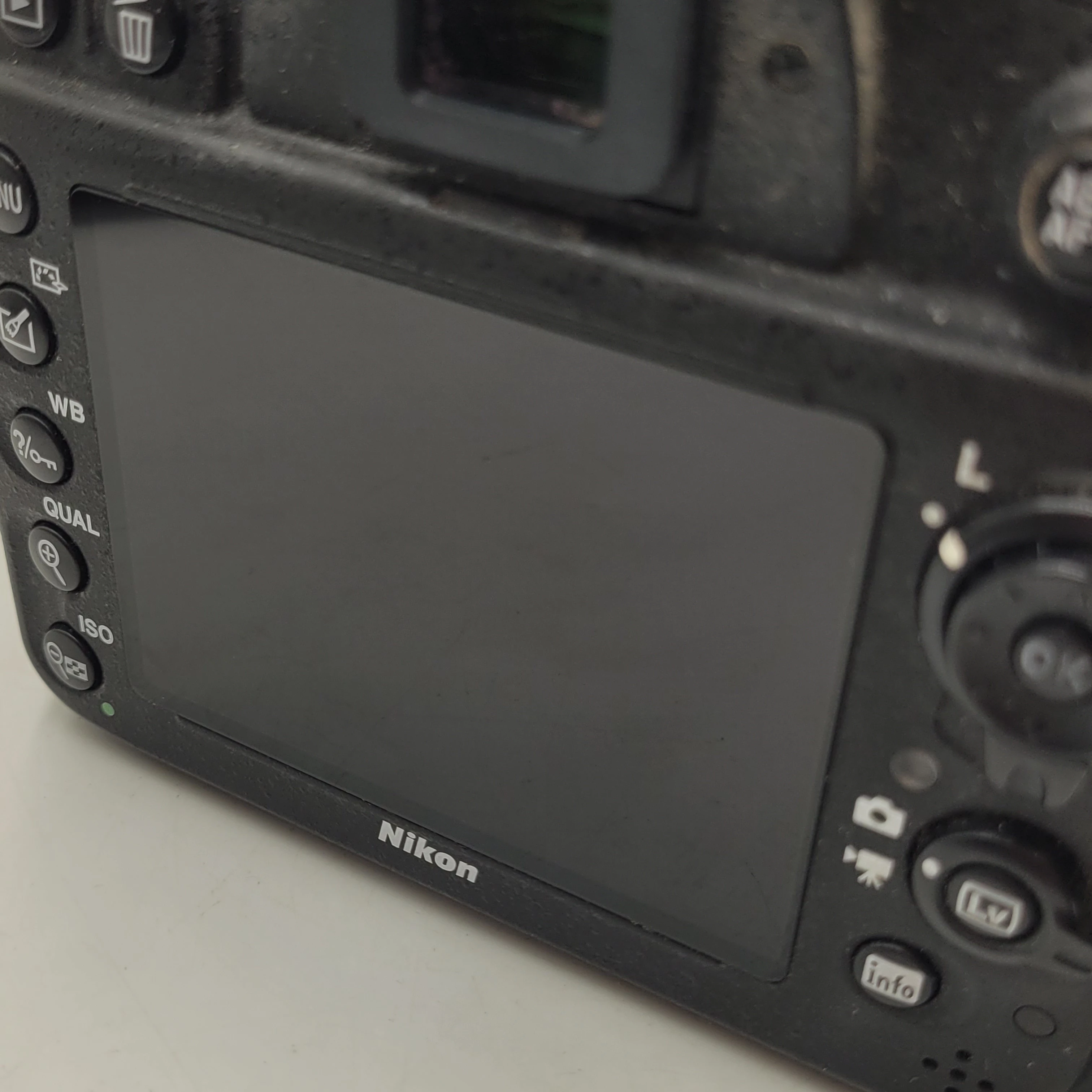 aparat-nikon-d610-obiektyw-nikkor-24-70mm-128g-ed-polecam-lampa-blyskowa-206930-2