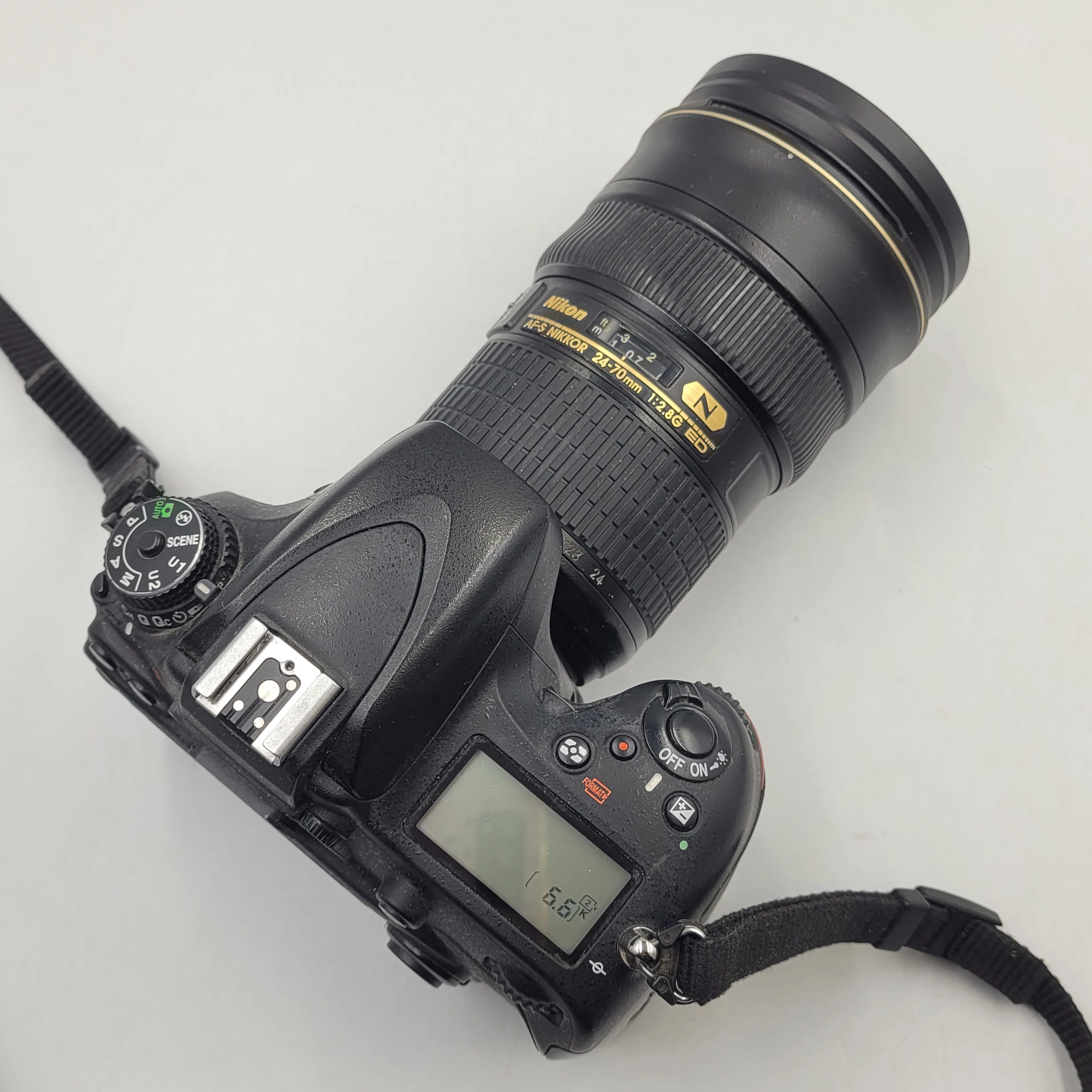 aparat-nikon-d610-obiektyw-nikkor-24-70mm-128g-ed-polecam-czulosc-iso-100