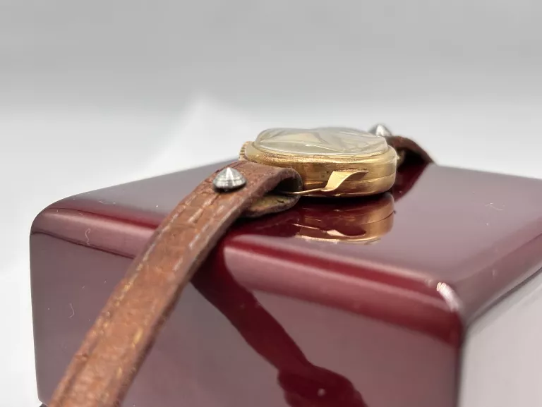 ZŁOTY ZEGRAEK VINTAGE PESAG 17 JEWELS 18K 750