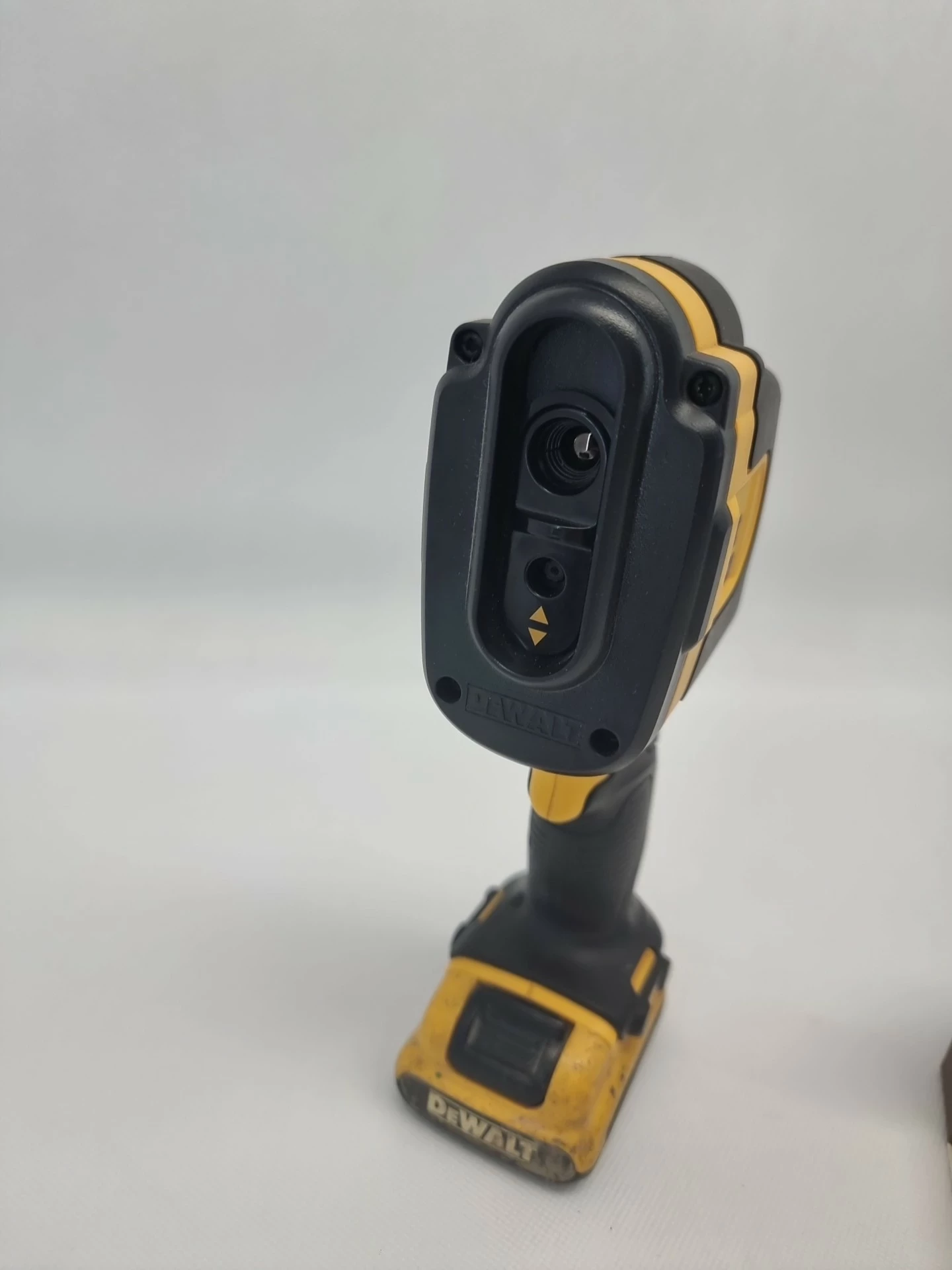 kamera-termowizyjna-dewalt-dct416-product-id-f3c5c423-282a-4418-b46a-31d90260e74a