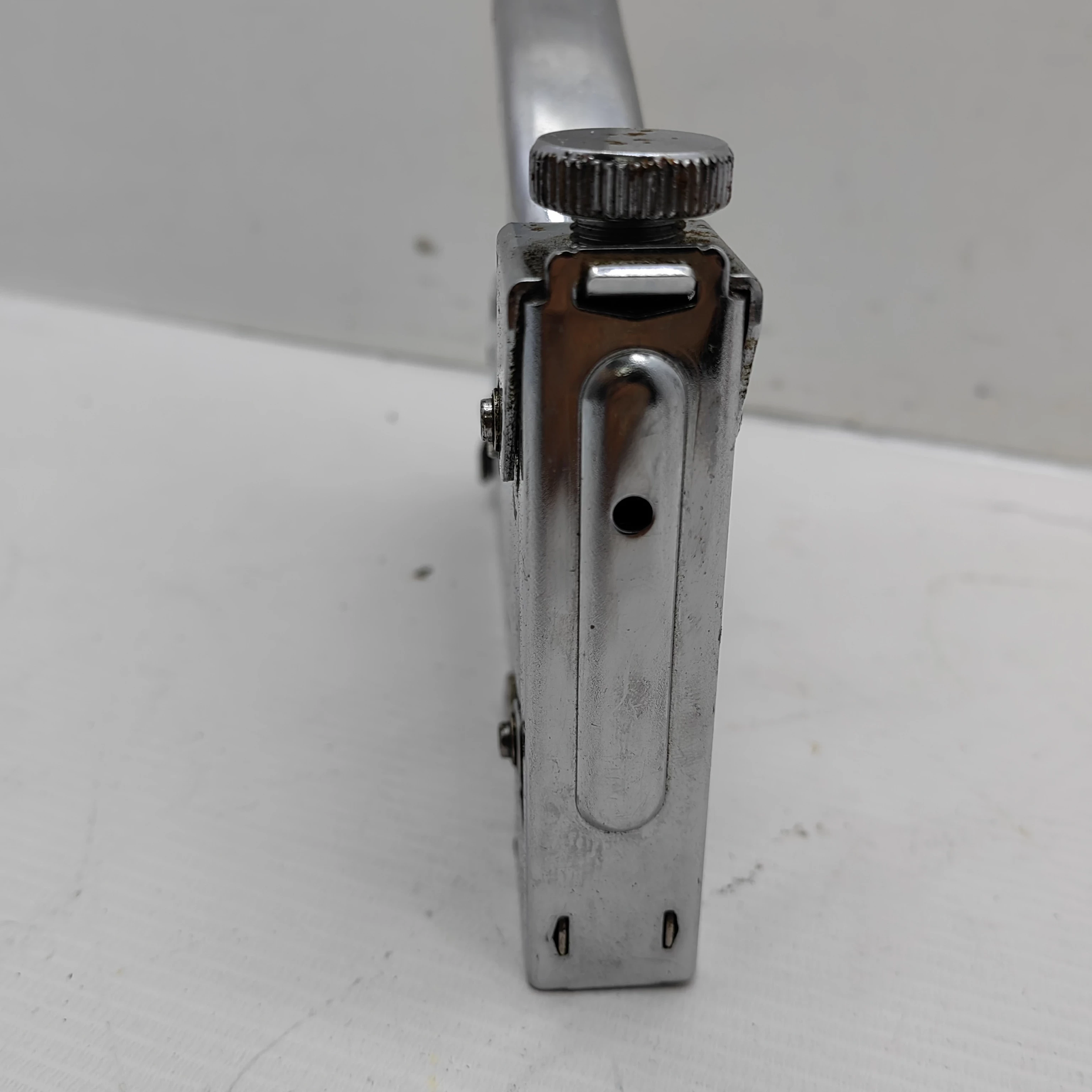 zszywacz-tapicerski-yato-stan-11323-2