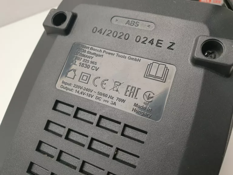 ŁADOWARKA DO AKUMULATORÓW BOSCH AL 1830 CV + AKUMULATOR 18V 1.5AH