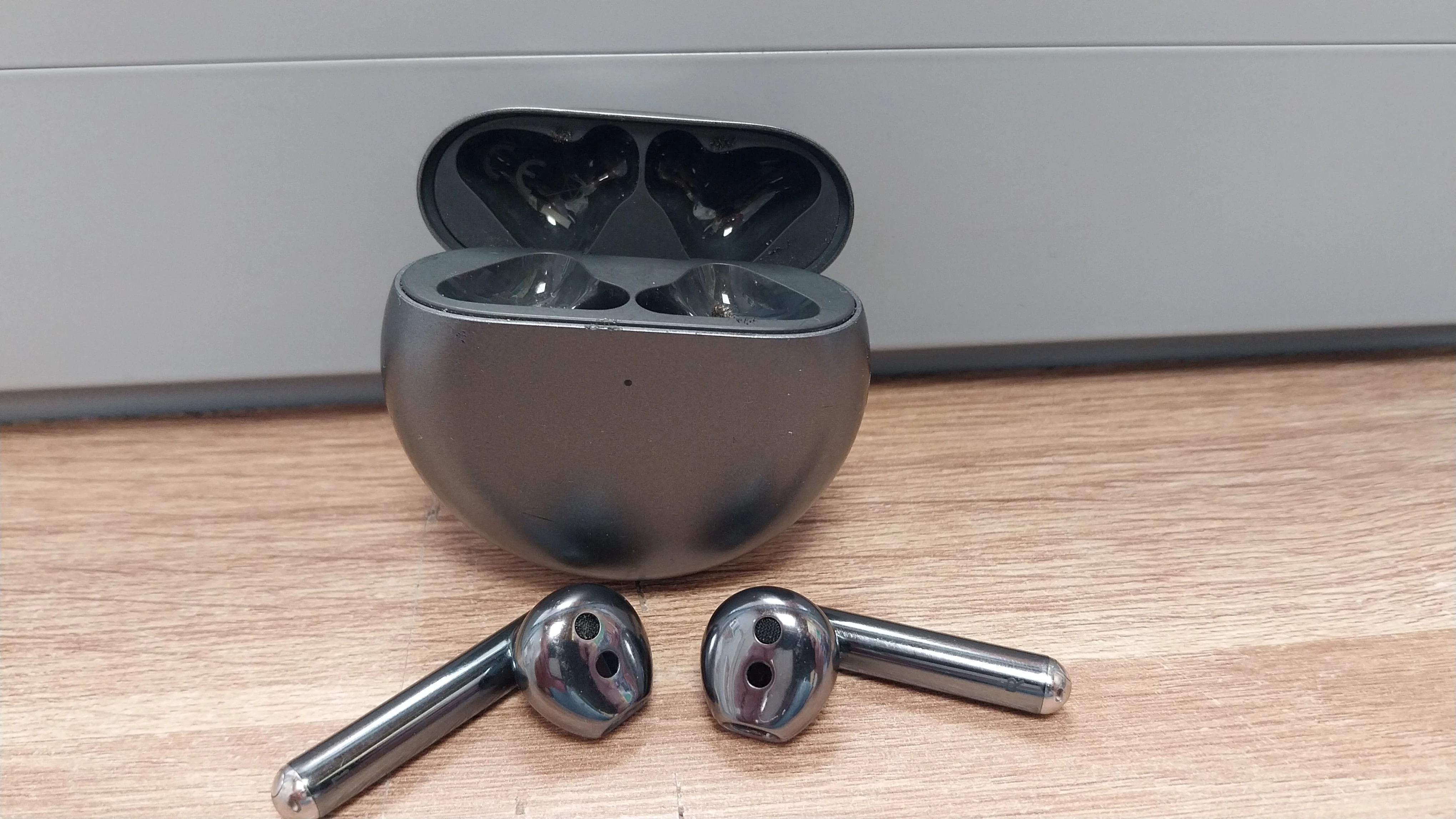 sluchawki-bezprzewodowe-huawei-freebuds-4i-osiedle-centrum-d1-krakow