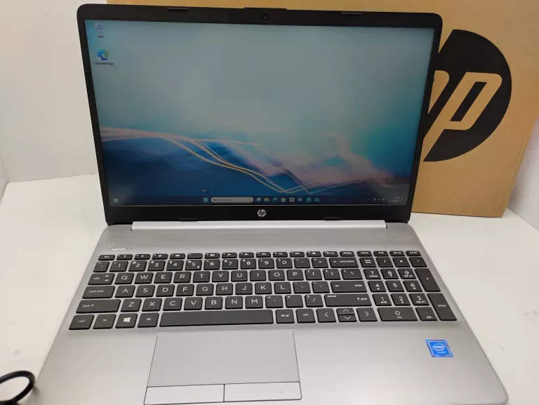 LAPTOP HP 250 G8 KOMPLET