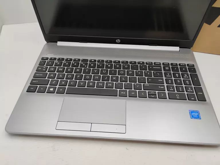 LAPTOP HP 250 G8 KOMPLET