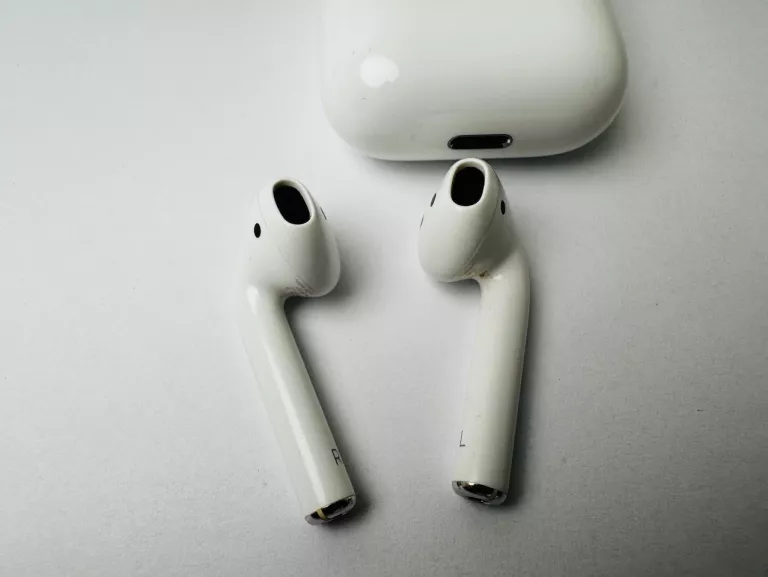 SŁUCHAWKI APPLE AIRPODS A1602