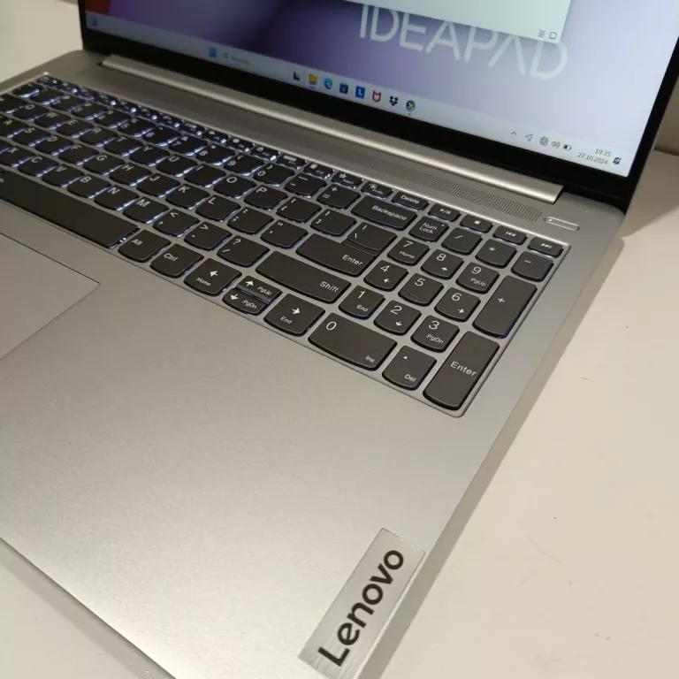 LAPTOP LENOVO IDEAPAD SLIM 5 16ABR8 AMD RYZEN 7 16GB / 512GB SSD WIN11