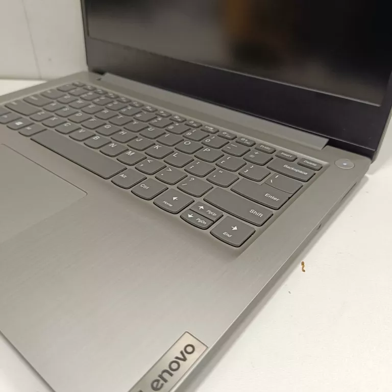 LAPTOP LENOVO IDEAPAD 3 14ADA05 AMD ATHLON 4 GB / 256 GB WIN 11