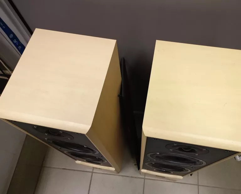 KOLUMNY KODA AV 702 F