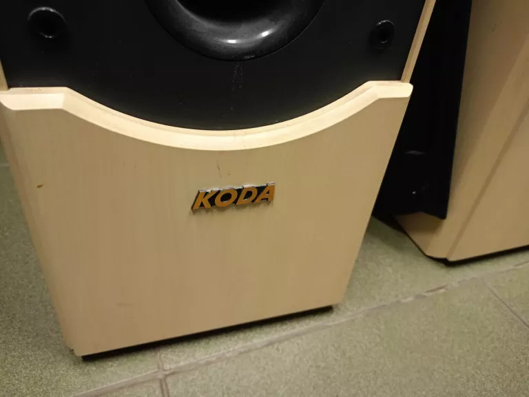 KOLUMNY KODA AV 702 F