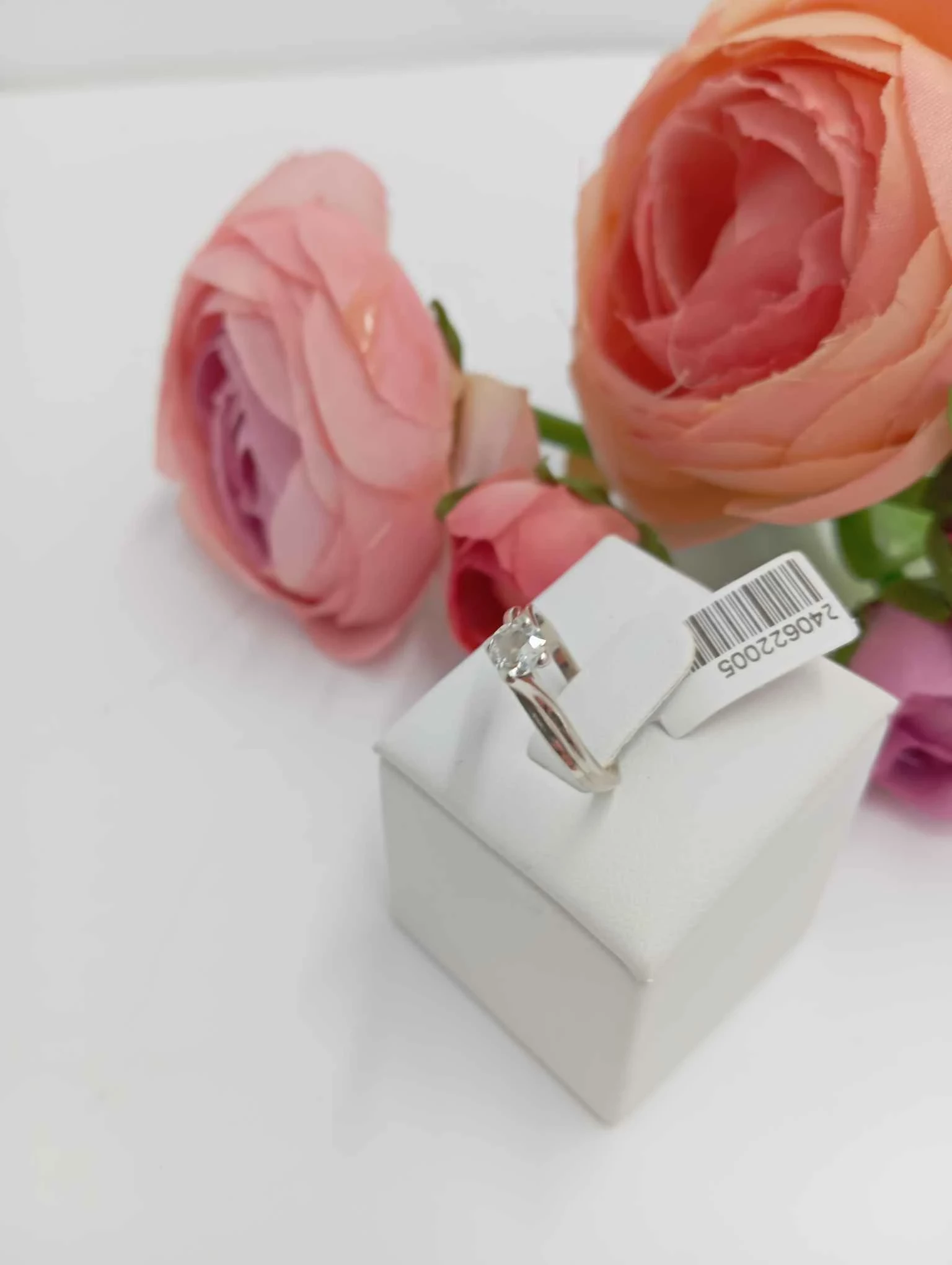 zloty-pierscionek-z-brylantem-p585-rozmiarsrednica-wew-mm-372-11