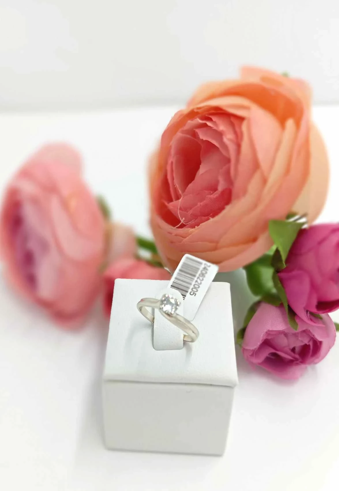 zloty-pierscionek-z-brylantem-p585-kolor-dominujacy-205826-225106