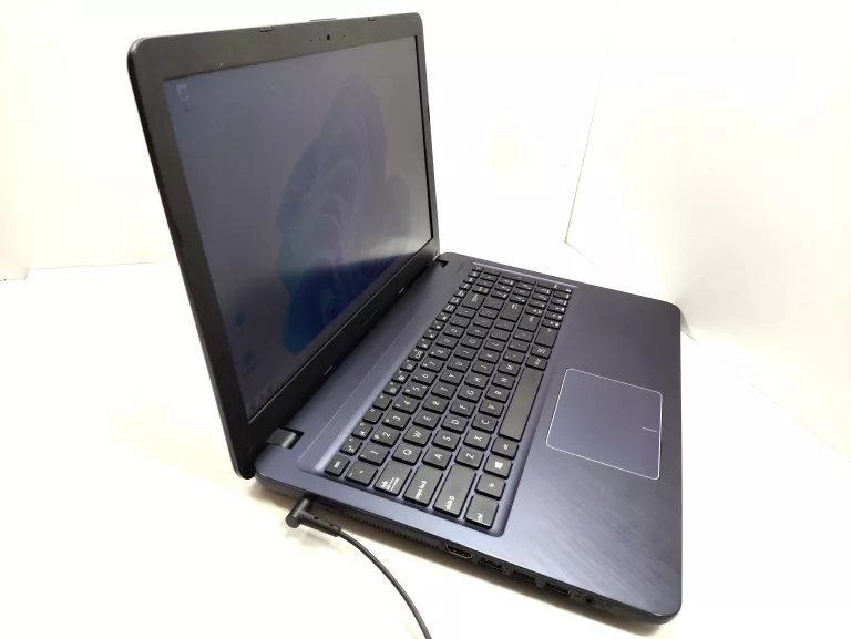 LAPTOP ASUS  F543M