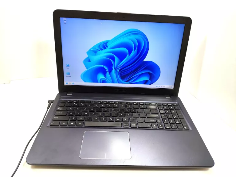 LAPTOP ASUS  F543M