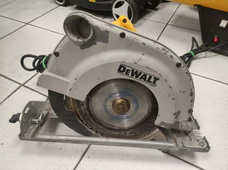 PILARKA TARCZOWA DEWALT D23700-QS 235/30MM, 1750W